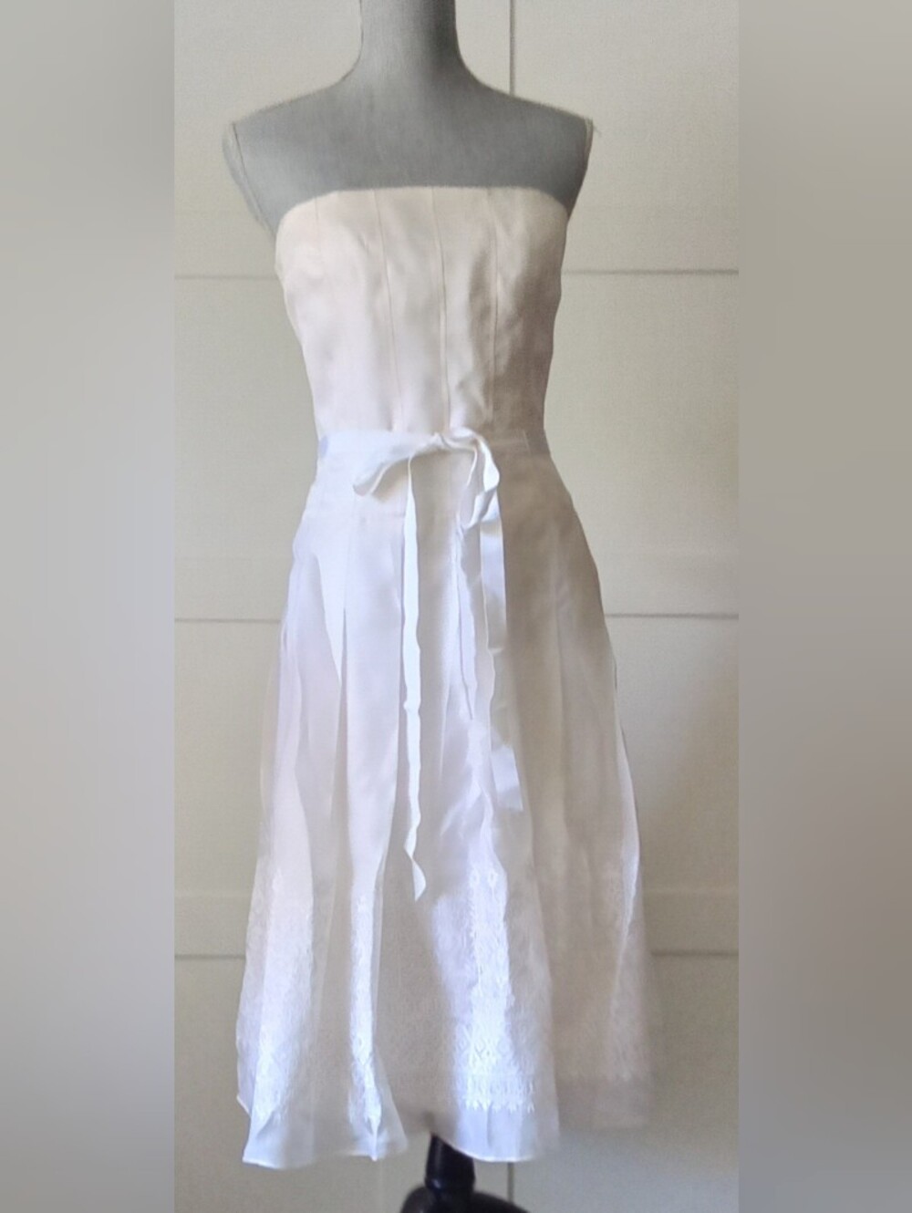 Kay Unger Strapless White Tie-Waist Cocktail Dress